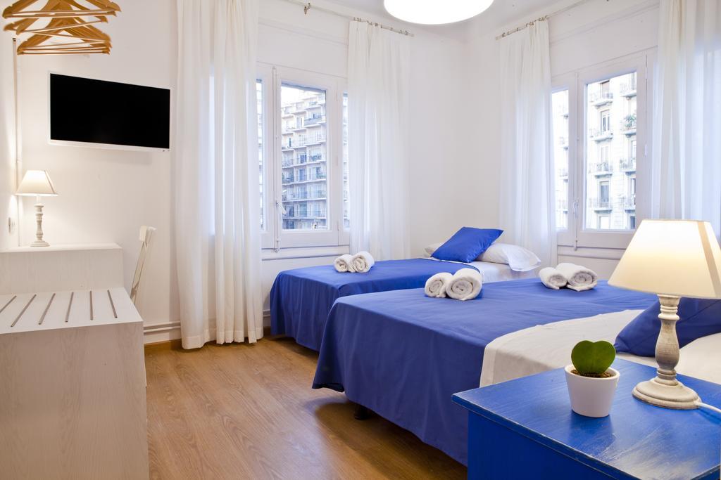 Triple Room with Shared Bathroom,434387856:JPEG